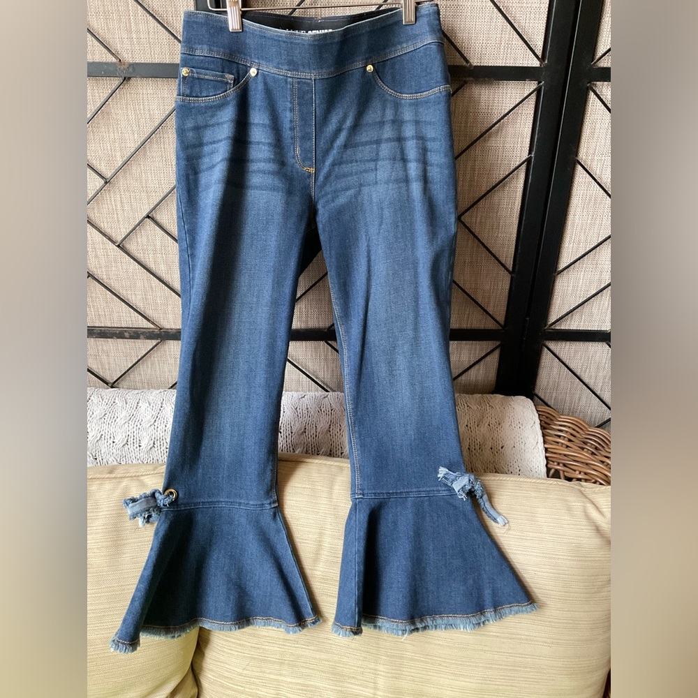 BARELY WORN ….. NYGARD Blue Flared Women's Jeans